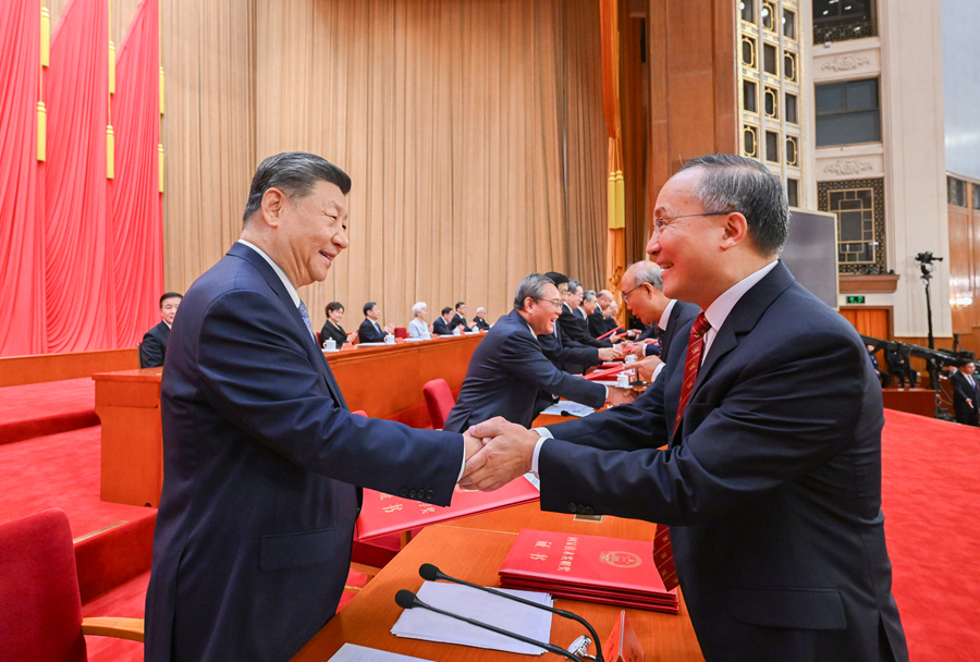习近平出席国家科学技术奖励大会两院院士大会中国科协第十一次全国代表大会并发表重要讲话