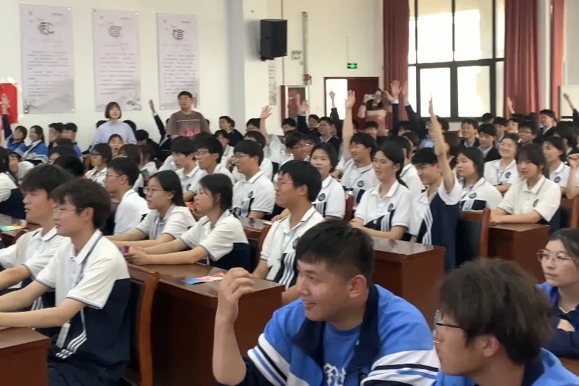 许昌组织多地开展网络辟谣宣传活动