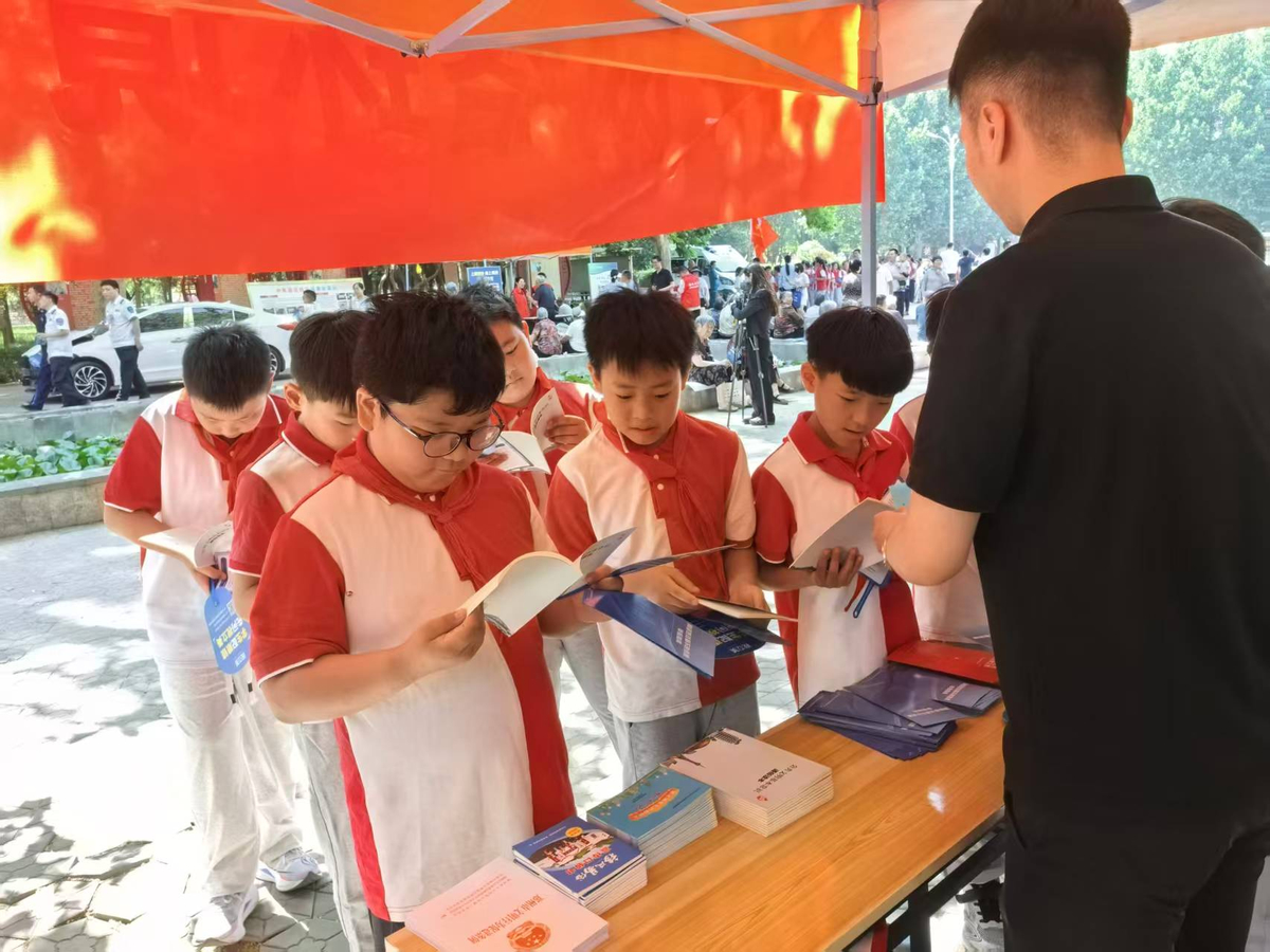 郑州中牟新区开展“净化网络环境 护航未成年人健康成长”主题活动