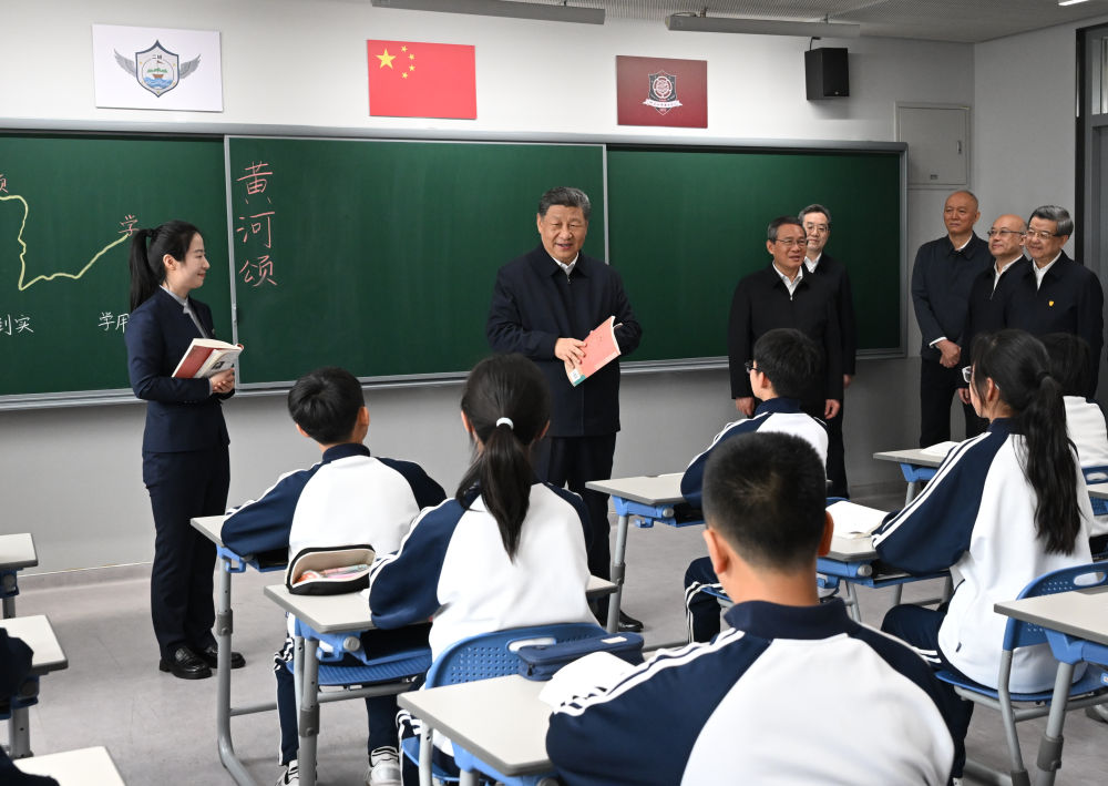 习近平在河北雄安新区考察