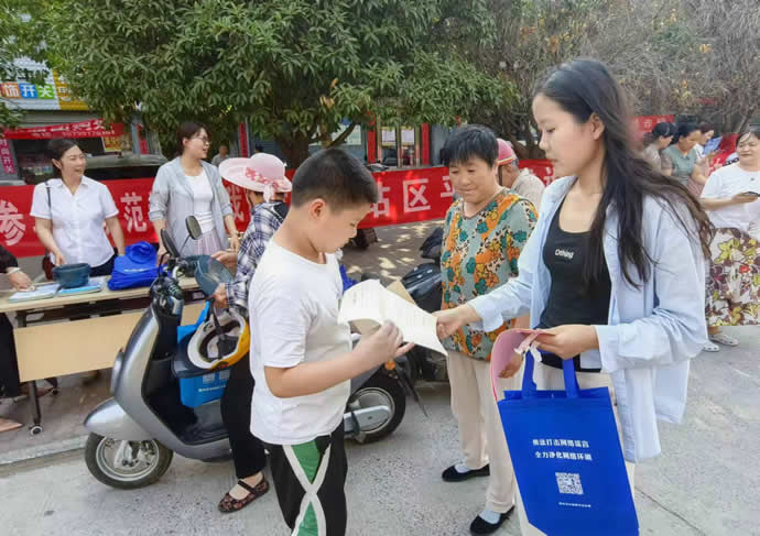 中站区委网信办开展网络辟谣进社区宣传活动