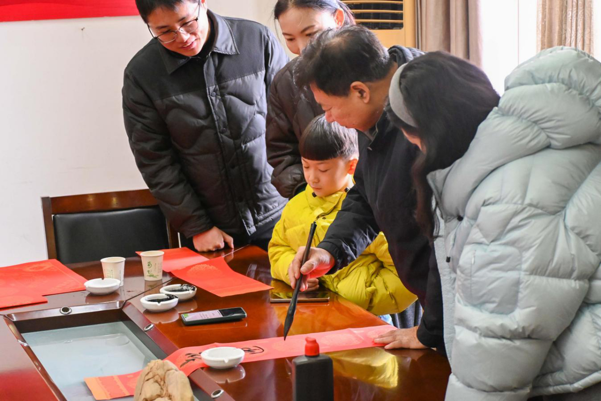 辟谣不打烊 e起过大年 ——开封市开展新春网络辟谣主题 宣传活动