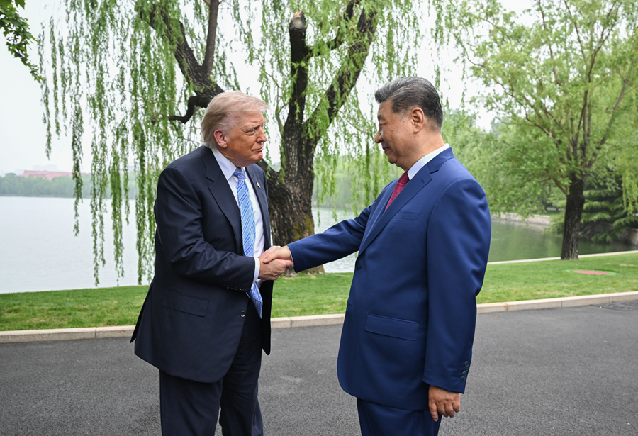 习近平同美国总统特朗普在中南海小范围会晤