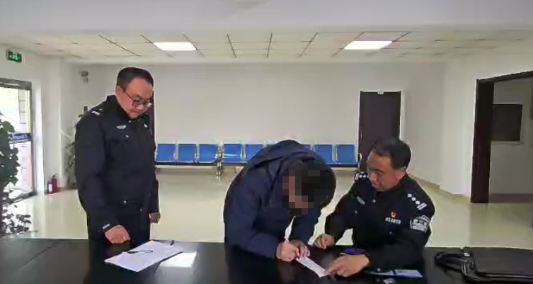 8人穿“警服”为婚礼开路？后续来了！