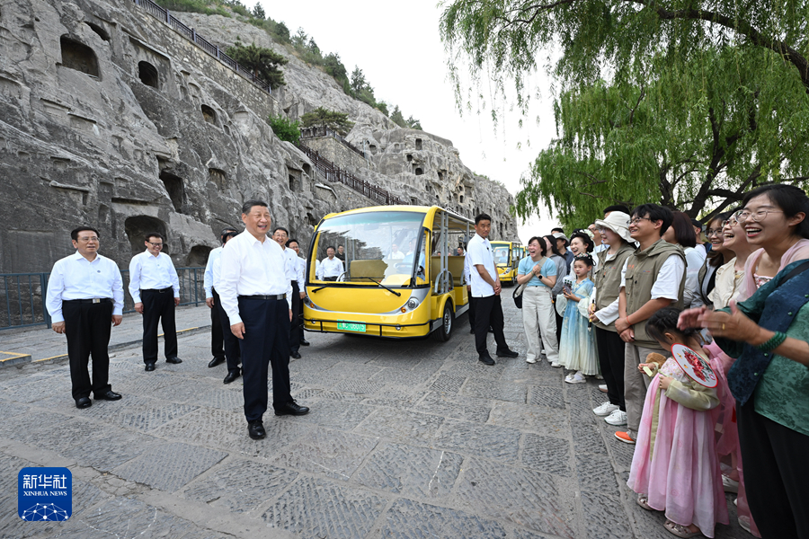 习近平：坚定信心推动高质量发展高效能治理 奋力谱写中原大地推进中国式现代化新篇章