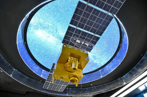 芳菲竞绽今更盛——以习近平同志为核心的党中央引领网络强国建设迈上新征程