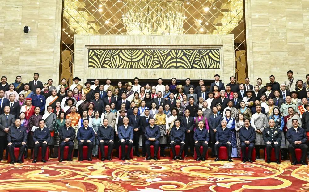 习近平总书记率中央代表团出席西藏自治区成立六十周年庆祝活动纪实‍‍