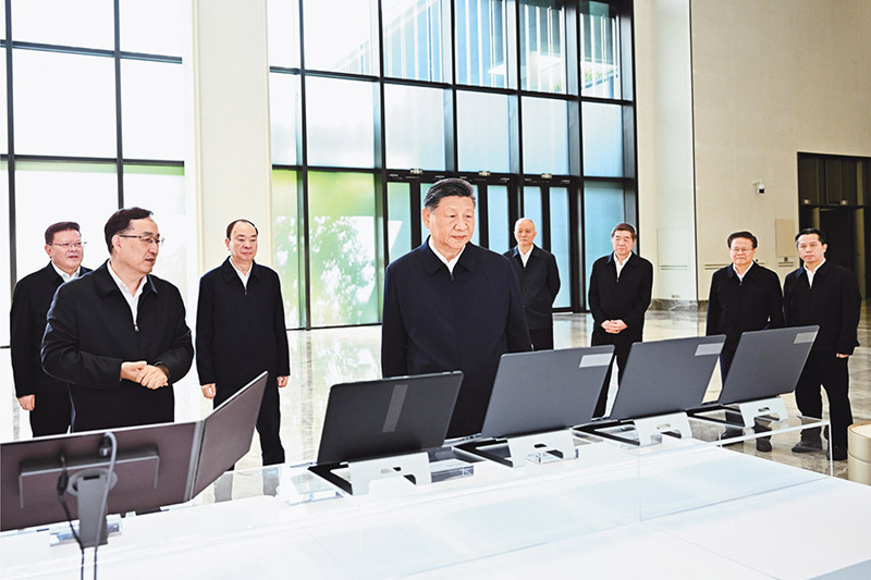 习近平：因地制宜发展新质生产力