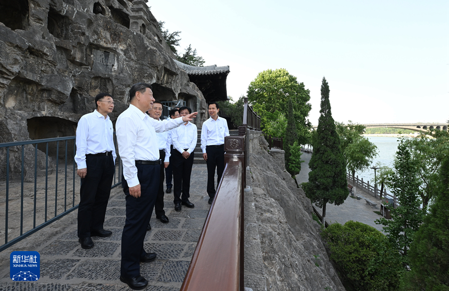 习近平：坚定信心推动高质量发展高效能治理 奋力谱写中原大地推进中国式现代化新篇章