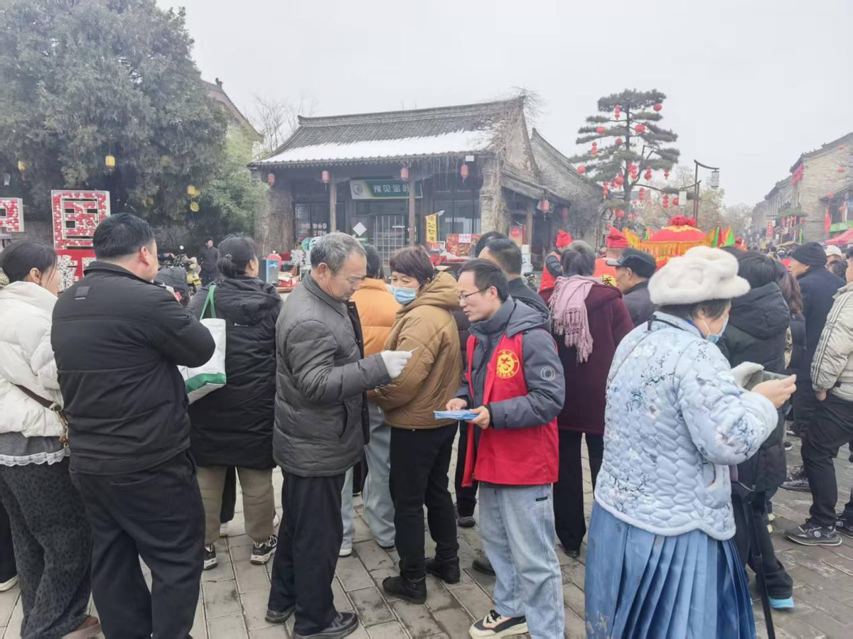 浚县：辟谣宣传闹元宵，古庙会里传 “正声”