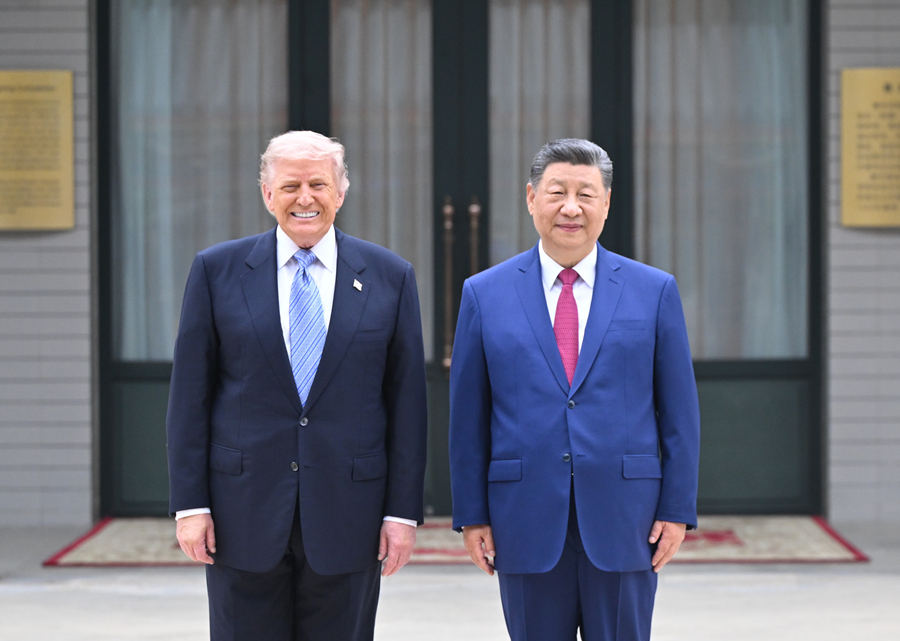 习近平同美国总统特朗普在中南海小范围会晤