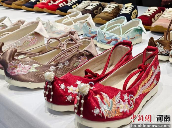 老布鞋融合中式美学 “偃师设计”销往多国