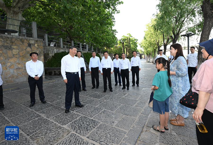 习近平：坚定信心推动高质量发展高效能治理 奋力谱写中原大地推进中国式现代化新篇章