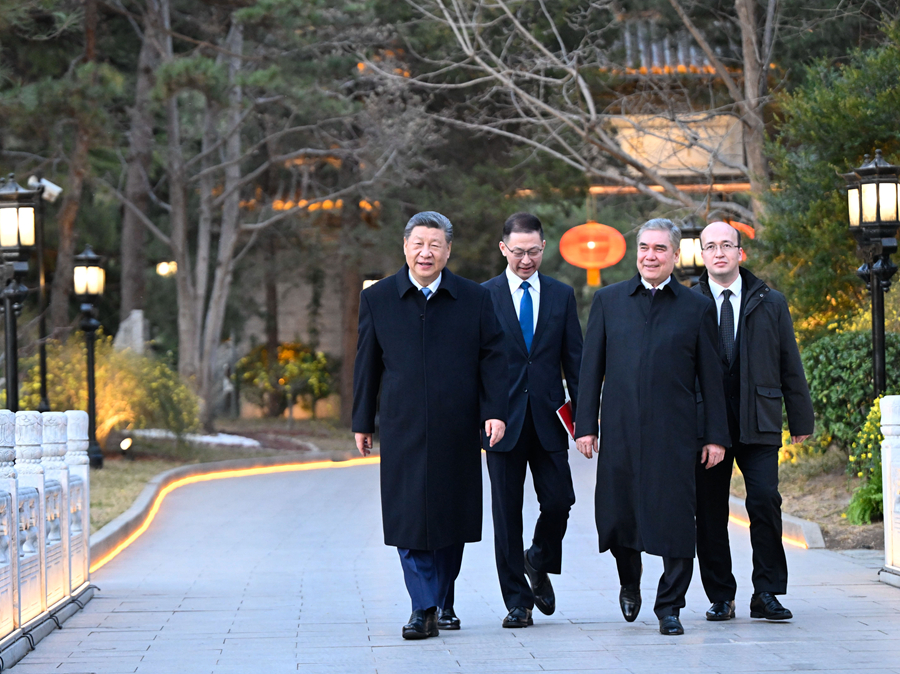 习近平会见土库曼斯坦民族领袖、人民委员会主席别尔德穆哈梅多夫