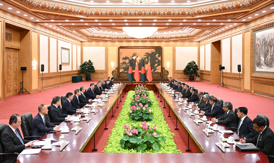 习近平会见孟加拉国总理塔里克