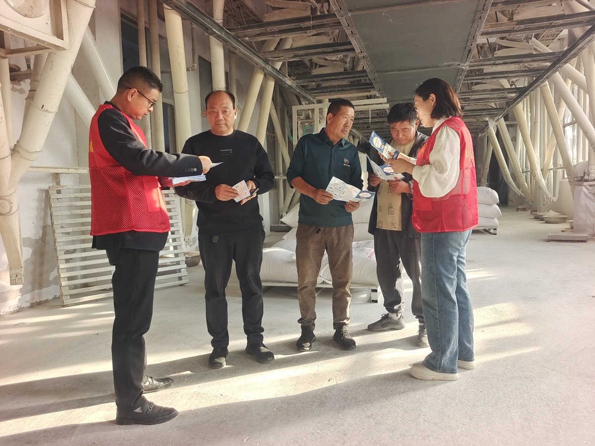 睢阳区委网信办开展企业网络侵权举报宣传活动